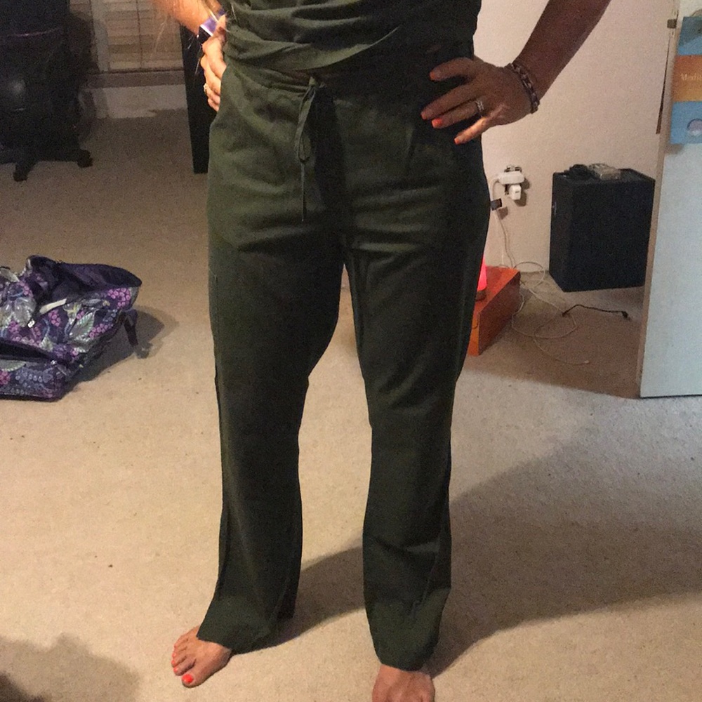Izzy scrub pants